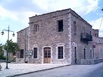 Plateia Goritsas in Therapnes