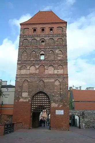De voorzijde van de Schlochauer  Poort in Chojnice