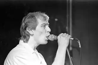 Polle Eduard tijdens optreden in 1987.