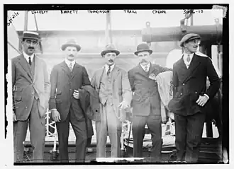 Frederick Barrett (tweede van links) in 1914.