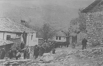 Een feest in Debren rond 1913.