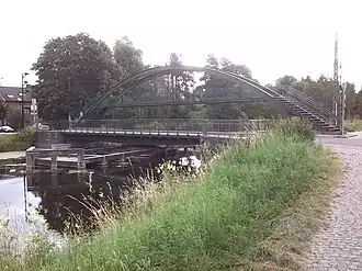De oude draaibrug over de gekanaliseerde Samme te Arquennes