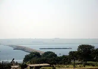 De brug ponte Engenheiro Gilberto Paim Pamplona (BR-267/SP-333) over de rivier de Tietê