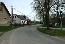 Weg door het dorp (2013)