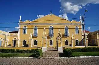 Het oude stadhuis in het centrum van Icó
