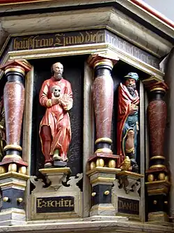 Detail van de preekstoel Stefanuskerk van Schortens