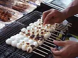 Yaki dango (焼き団子), gebakken of geroosterde dango