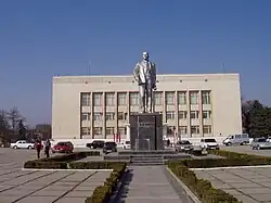 Stadhuis met Leninstandbeeld