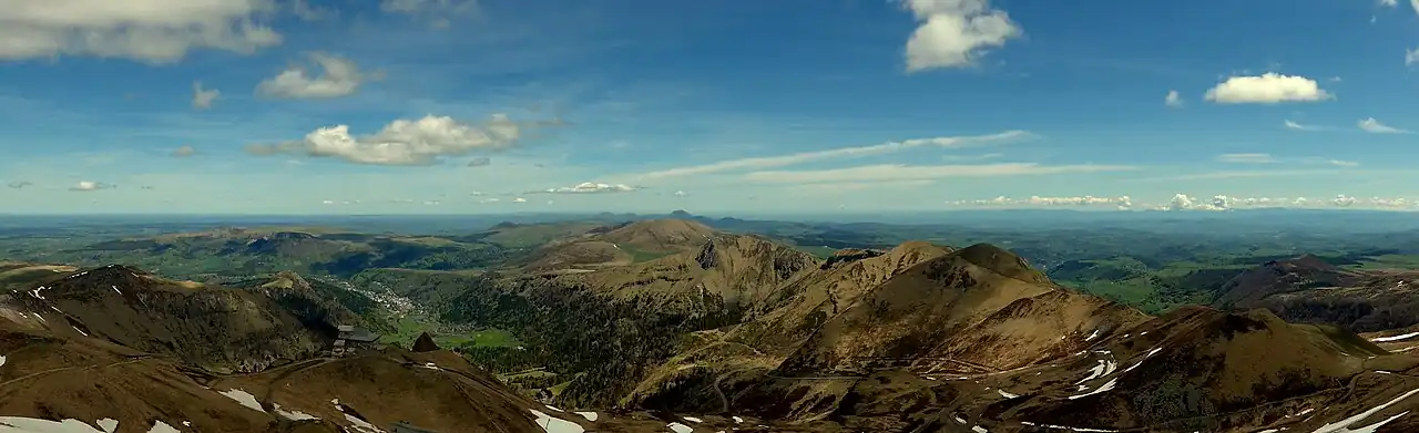 Panorama vanaf de top van de Puy de Dôme