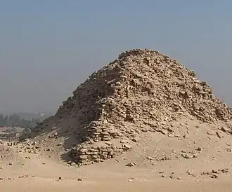De ruïne van de piramide van Sahoere