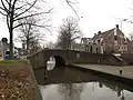 Gemetselde boogbrug tussen de Linschoterkade en de Zuid-linschoterdijk