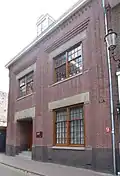 Oorspronkelijk woonhuis later Bankgebouw