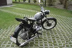 De MZ 125 RT, in feite een kopie van de vooroorlogse DKW 125 RT