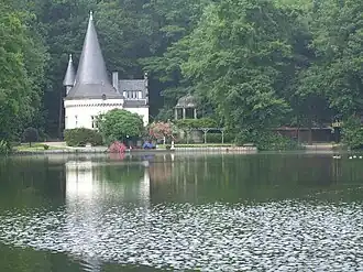 Portierswoning aan de Rödgener Burgvijver of Rakyvijver