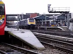 De perrons met de loopbrug uit 1989 in 2010