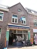Tweelaags winkel/woonhuis
