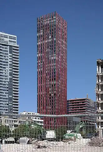 The Red Apple in 2020