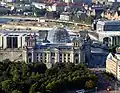 Rijksdaggebouw met rechts het noordelijke deel van de Ebertstraße