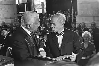 David (rechts, 1976)