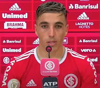 Saravia in 2020 als speler van Internacional