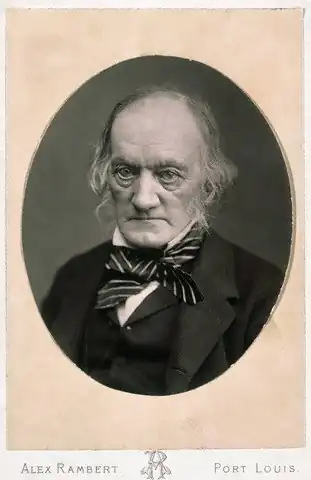 Richard Owen (rond 1880)