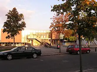 De school vanaf de Jan Muschlaan