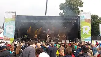 Sfeerbeeld tijdens het optreden van de Ringlandband in 2016