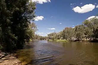 stroomopwaarts van de monding in de Swan
