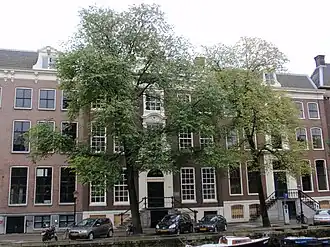 Het Waldorf Astoria waarin Spectrum is gevestigd.