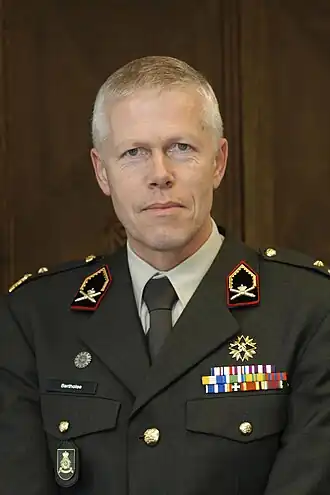 Bertholee als generaal-majoor (2005).