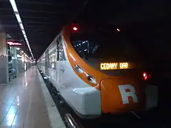 R7 klaar voor vertrek van spoor 3