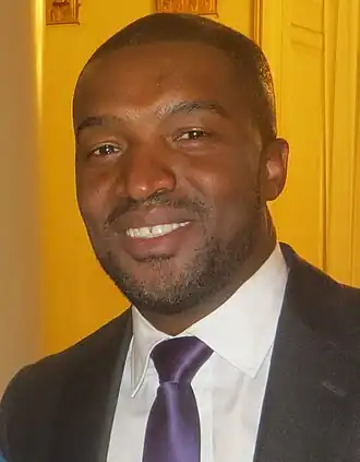 Roger Cross (2014)