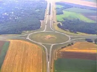 Verkeersplein Gieten in 2005 gezien vanuit het noorden, toen nog zonder doorgaande N33 en P+R