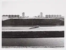 Het talud van de A3, die hier Rotterdamseweg zou heten. 10 november 1971, Foto J.M. Arsath Ro'is