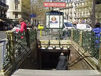 Het station is vrij populair onder de studenten van de Sorbonne