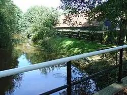 De Ruiten-Aa bij Ter Borg met rechts de schaapskooi