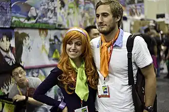 Cosplayer (links) als Daphne Blake tijdens San Diego Comic-Con 2012.