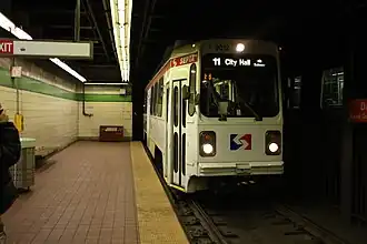 Tram met trolley op lijn 11