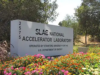 De toegang tot het SLAC National Accelerator Laboratory