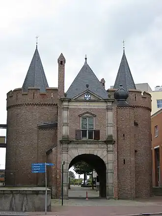 De Sabelspoort, stadzijde