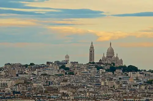 Sacré-Cœur gezien vanuit de Arc de Triomphe