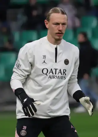 Safonov in 2025 als speler van Paris Saint-Germain