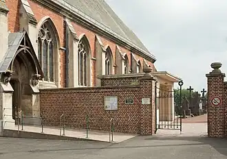 Toegang tot het kerkhof