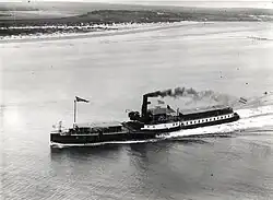 1879 - 1937, de luxe salonraderboot Merwede I, gebouwd in 1879 op de werf van Cornelis en Pieter Boele in Bolnes. Afmetingen: 63,25 × 12,40 m.