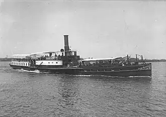 1897 - 1937, salonraderboot W.F. Leemans, gebouwd op de werf van L. Smit & Zn. te Kinderdijk. Afmetingen: 57,35 × 12,00 m.