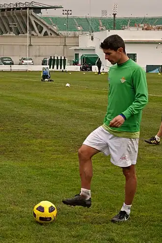 Salva Sevilla in actie bij Real Betis