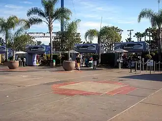 De ingang van SeaWorld San Diego