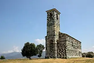 Zicht op de kerk vanuit het zuidwesten