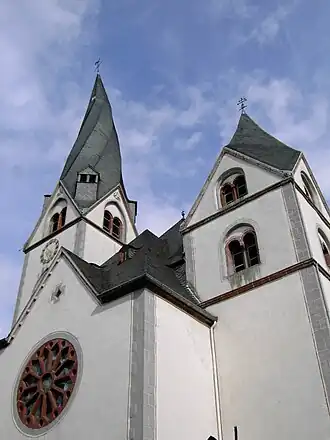 De gedraaide toren van de Sint-Clemenskerk