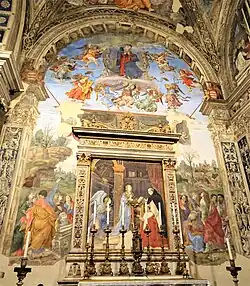 de altaarwand van de Carafa-kapel